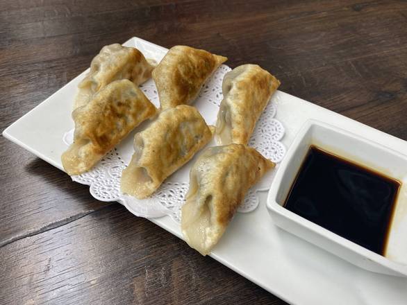 11. Fried Pork Dumplings 肉鍋貼